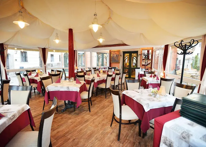 Senator Haz Hotel Eger