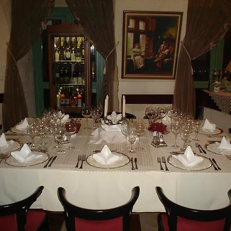 酒店 Senator Haz 3*