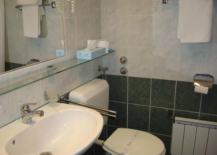 Otel Senator Haz Eğri